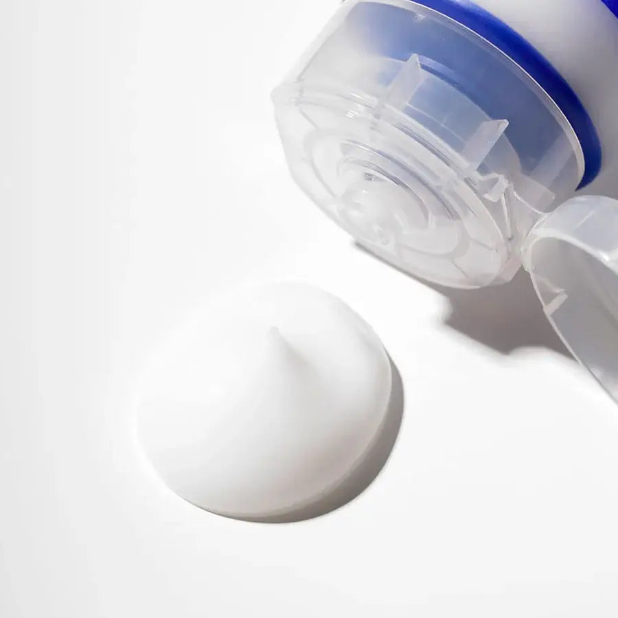 Isntree hyaluronic acid gel cream moisturizer with smooth white gel texture on white background