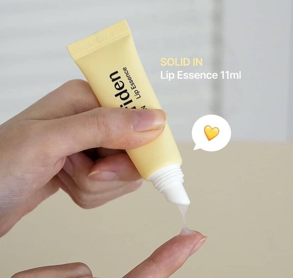 Zuzu Aura Lip Essence 11ml with ceramide for nourishing and hydrating lips